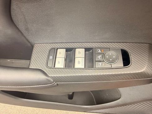 Used 2024 Mitsubishi Outlander AWD image 8