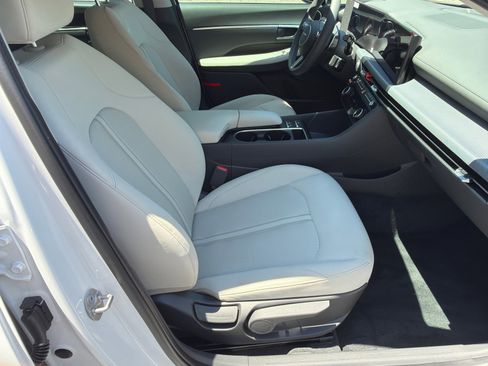 Used 2025 Hyundai Sonata SEL FWD image 14