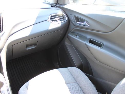 Certified 2024 Chevrolet Equinox LT FWD image 36
