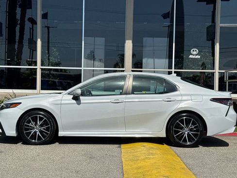 Used 2024 Toyota Camry SE FWD image 7