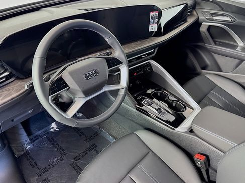 New 2025 Audi Q5 Premium image 9