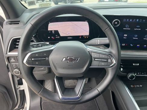 Used 2025 Chevrolet Suburban Z71 AWD/4WD image 19