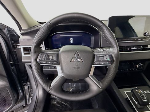 Used 2024 Mitsubishi Outlander Ralliart image 13