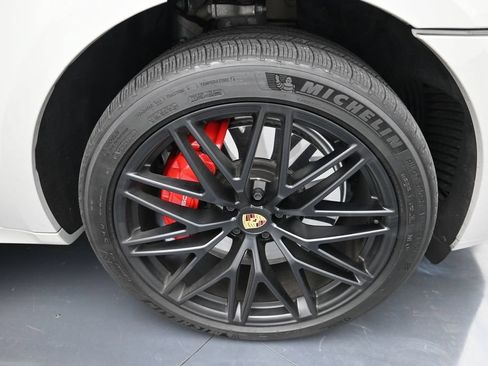 Certified 2024 Porsche Macan GTS AWD/4WD image 20