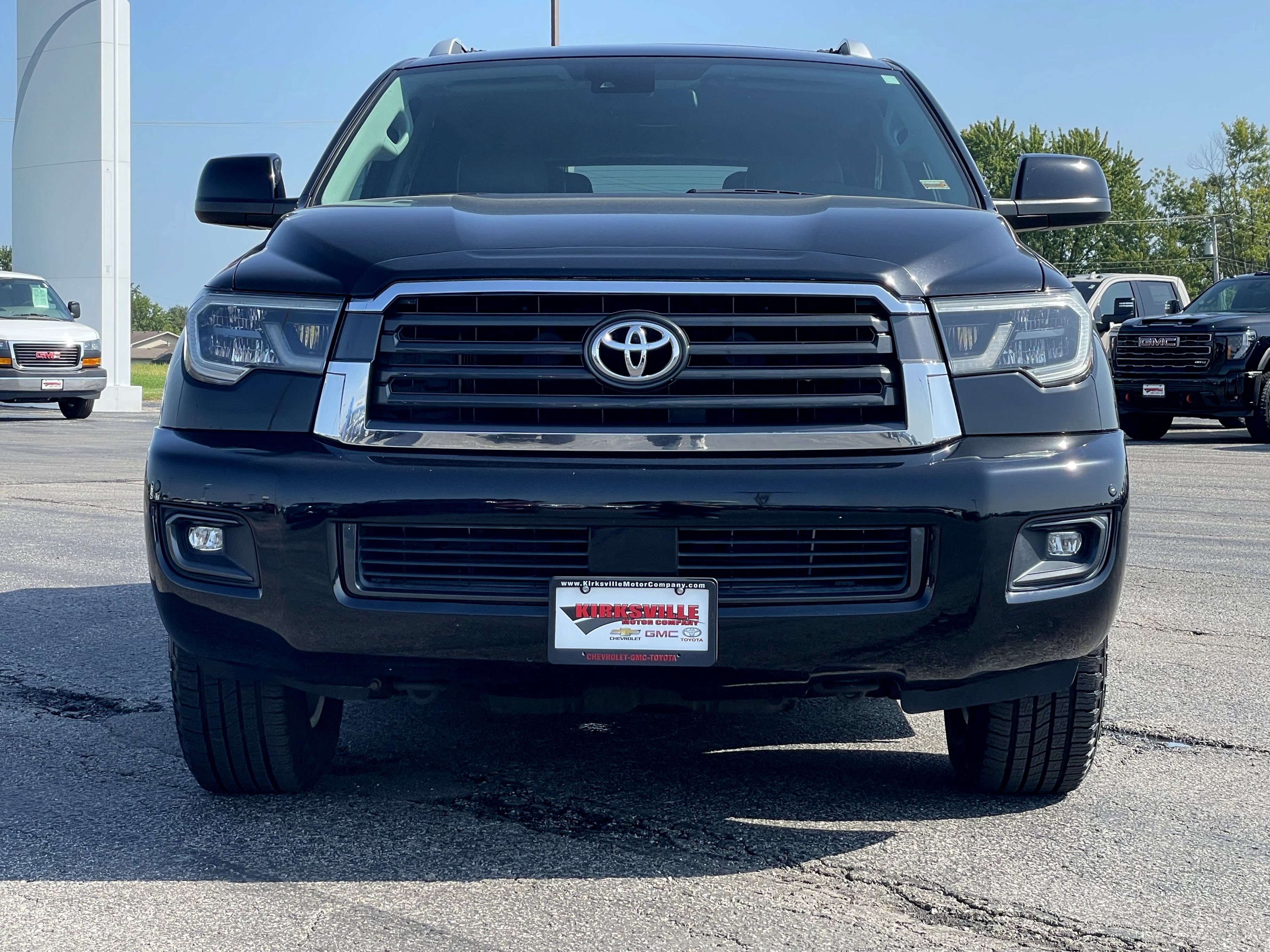 Used 2019 Toyota Sequoia SR5 AWD/4WD image 9