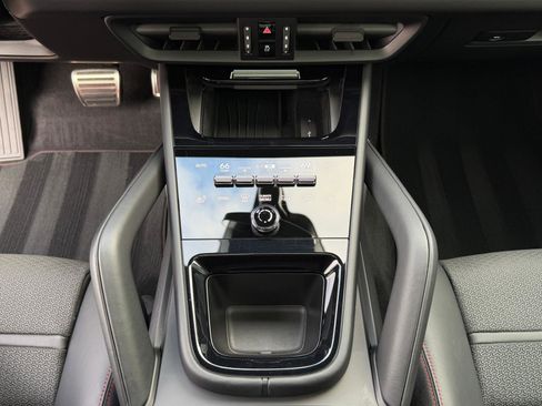 Used 2025 Porsche Cayenne GTS image 42