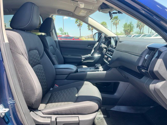 Used 2025 Nissan Pathfinder SV FWD image 21
