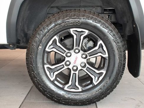 Used 2023 GMC Canyon AT4 AWD/4WD image 9
