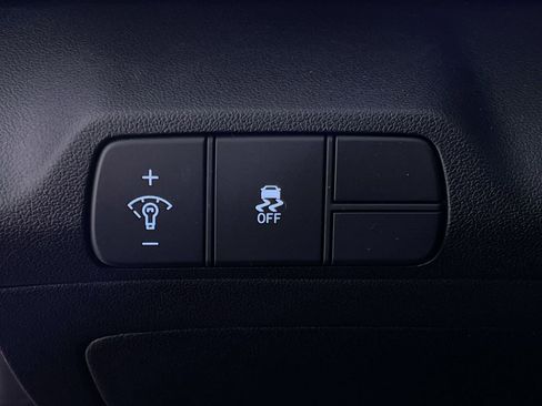 Used 2025 Hyundai Elantra Sport image 29