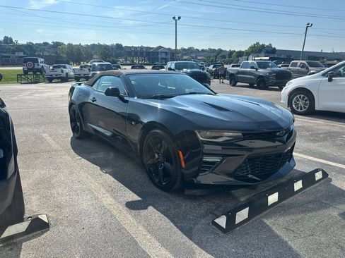 Used 2017 Chevrolet Camaro SS RWD image 2