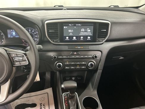 Used 2020 Kia Sportage LX AWD/4WD image 18