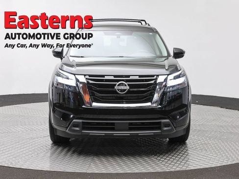Used 2024 Nissan Pathfinder SV w/ Lighting Package (N92) AWD/4WD image 2