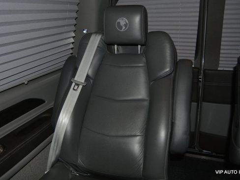 Used 2020 GMC Savana 2500 Extended w/ Enhanced Convenience Package RWD image 39