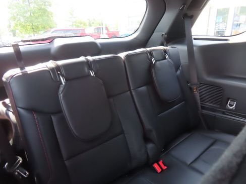 Used 2025 Ford Explorer ST-Line w/ Premium Package AWD/4WD image 40