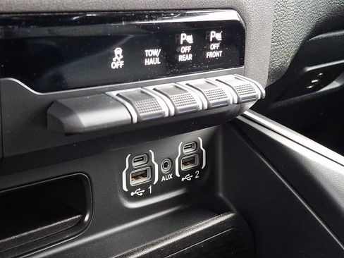 Used 2020 RAM 1500 Big Horn AWD/4WD image 25