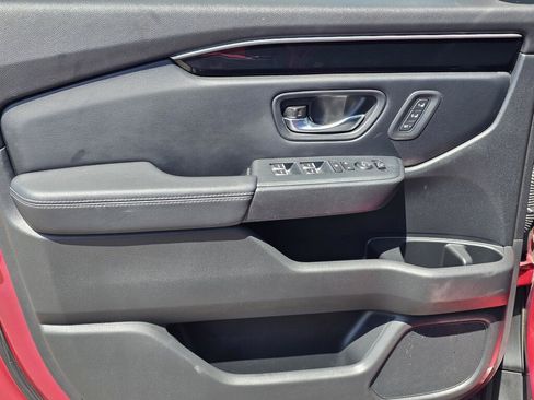 Used 2023 Honda Pilot Touring image 15