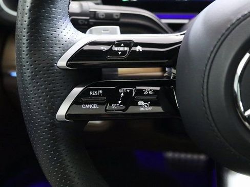 Used 2024 Mercedes-Benz GLS 450 4MATIC w/ AMG Line Exterior image 4