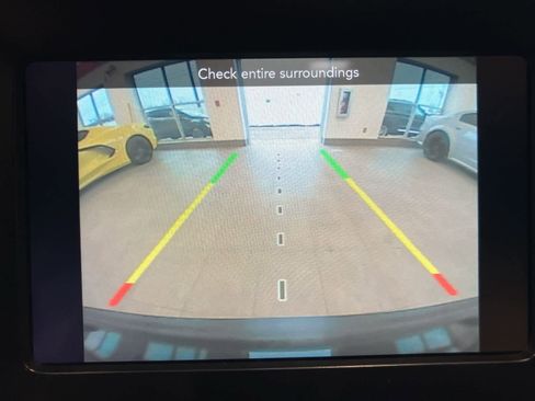 Used 2019 Jeep Cherokee Latitude Plus w/ Comfort/Convenience Group image 21