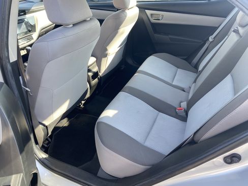Used 2018 Toyota Corolla LE w/ Carpet Mat Package (TMS) FWD image 14
