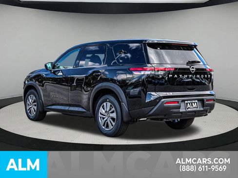 Used 2025 Nissan Pathfinder S image 7