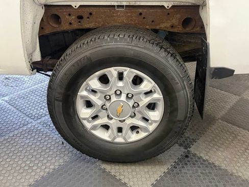 Used 2019 Chevrolet Silverado 2500 W/T AWD/4WD image 16