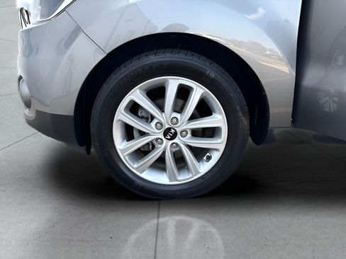 Used 2018 Kia Soul + FWD image 36