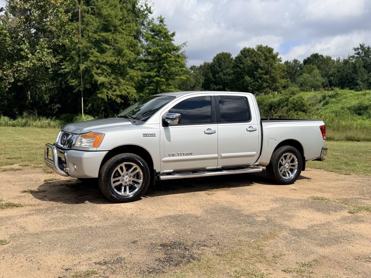 Used 2012 Nissan Titan SV w/ SV Value Truck Pkg RWD image 1
