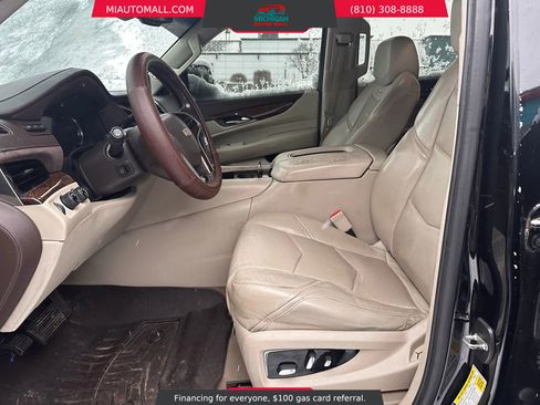 Used 2016 Cadillac Escalade Luxury image 9
