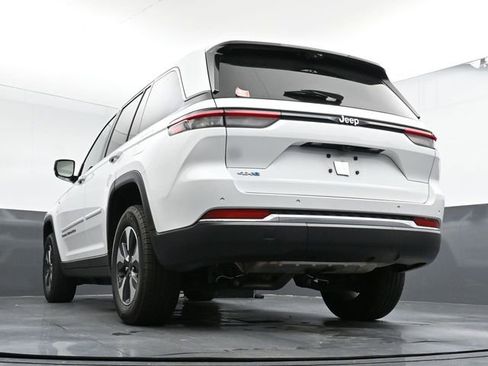 Used 2022 Jeep Grand Cherokee Limited 4xe w/ Luxury Tech Group II AWD/4WD image 45