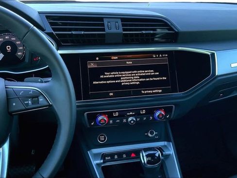 Certified 2025 Audi Q3 2.0T Premium w/ Convenience Package image 6