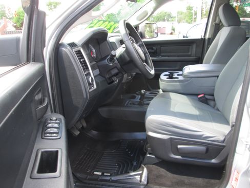 Used 2015 RAM 2500 Tradesman w/ Chrome Appearance Group AWD/4WD image 11