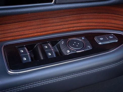 Used 2024 Lincoln Navigator Reserve AWD/4WD image 16