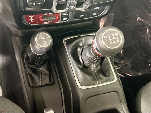 Used 2024 Jeep Wrangler Unlimited Rubicon w/ Convenience Group image 16