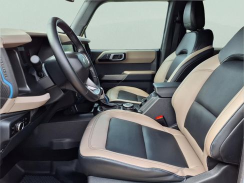 Used 2023 Ford Bronco Wildtrak image 11