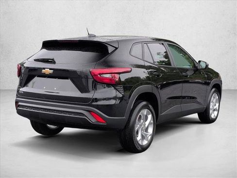 Certified 2024 Chevrolet Trax LS w/ LS Convenience Package FWD image 5
