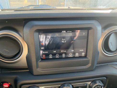 Used 2020 Jeep Wrangler Unlimited Sport S image 19