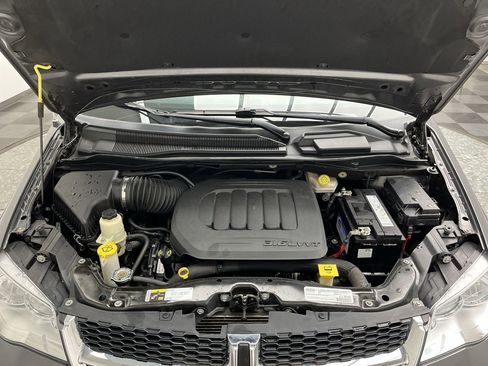 Used 2020 Dodge Grand Caravan SXT FWD image 22