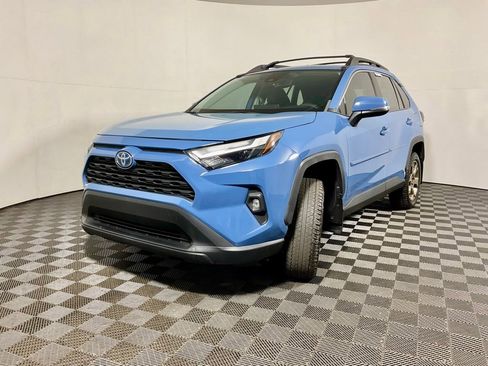 Used 2023 Toyota RAV4 AWD Hybrid image 2