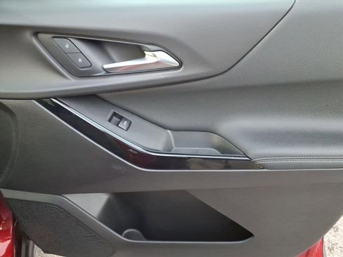 Used 2025 Chevrolet Equinox LT image 24