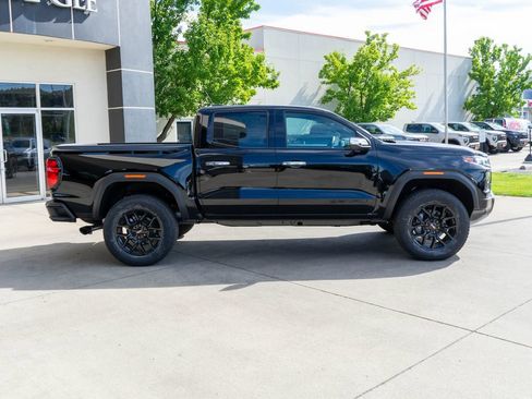 New 2026 GMC Canyon Denali w/ LPO, Denali Black Edition AWD/4WD image 8