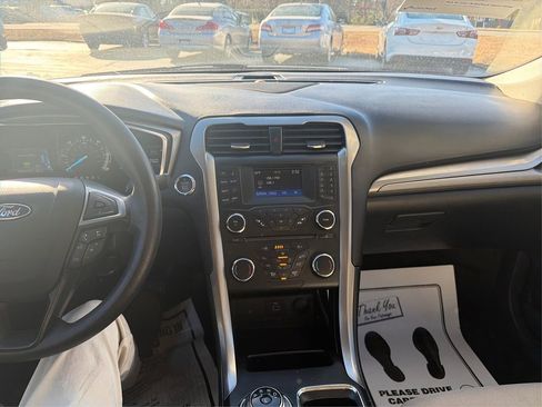 Used 2018 Ford Fusion S image 16