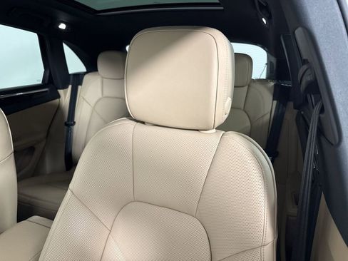 Certified 2025 Porsche Macan image 41