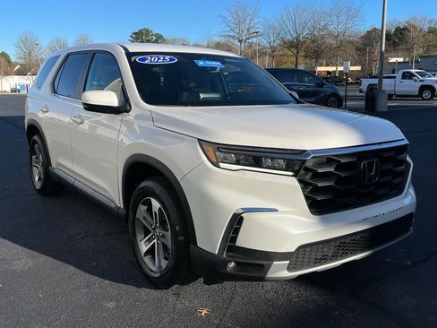 Certified 2025 Honda Pilot EX-L image 8