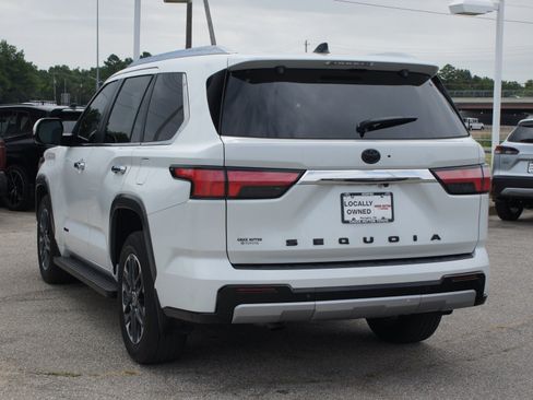 Used 2024 Toyota Sequoia Limited w/ Tow Technology Package AWD/4WD image 17