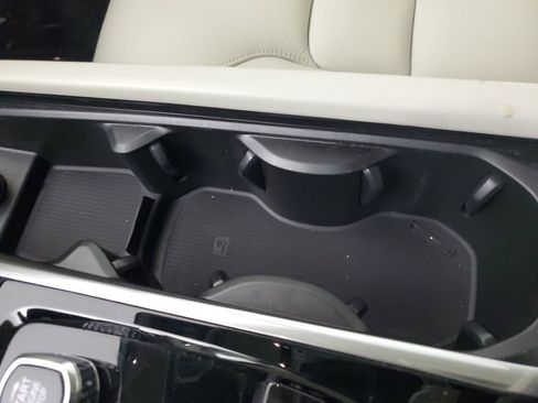 Certified 2024 Volvo XC90 B5 Plus w/ Protection Package Premier image 34