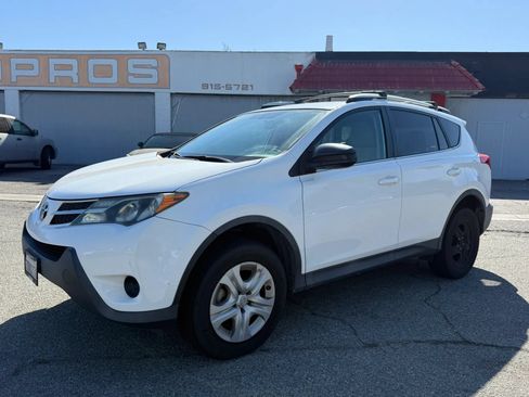 Used 2013 Toyota RAV4 LE FWD image 3