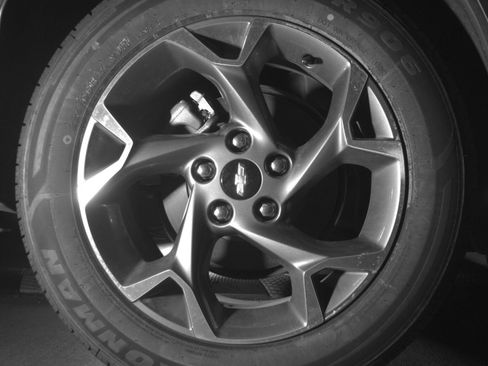 Used 2025 Chevrolet Trax LT FWD image 18
