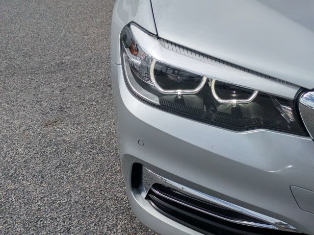Used 2017 BMW 530i RWD image 10