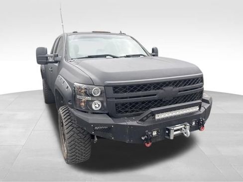 Used 2013 Chevrolet Silverado 2500 LT w/ Interior Plus Package AWD/4WD image 6