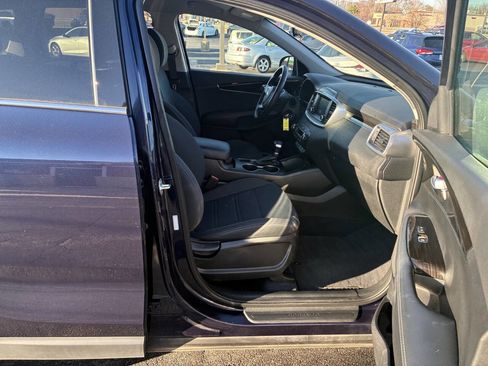 Used 2020 Kia Sorento LX w/ LX I4 Convenience Package image 9
